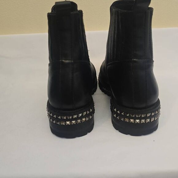 Steve Madden Black Leather Galena Ankle Boot ,  Hematite Stud Trim, NIB, SZ. 8 - Picture 4 of 8